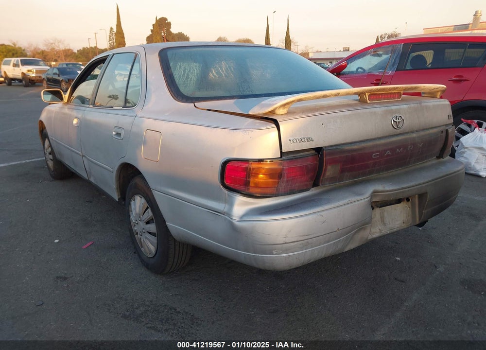 1992 TOYOTA CAMRY LE VIN: 4T1SK12E1NU033456