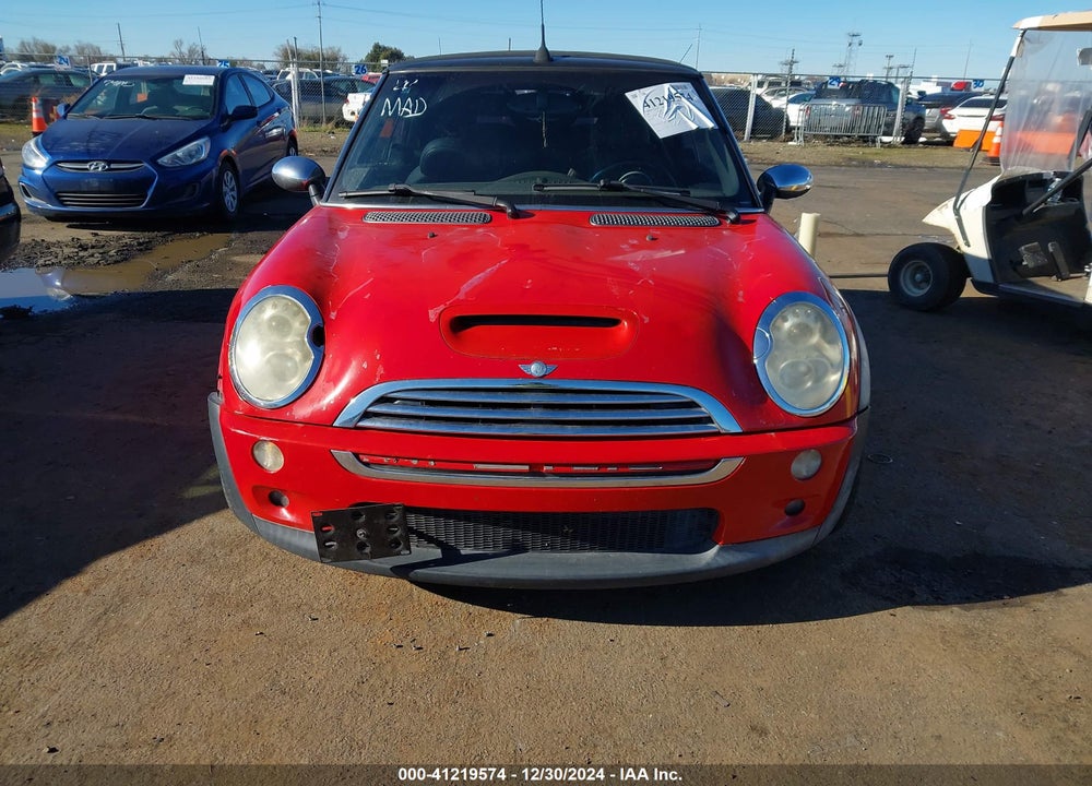 2005 MINI COOPER S VIN: WMWRH33575TF84766