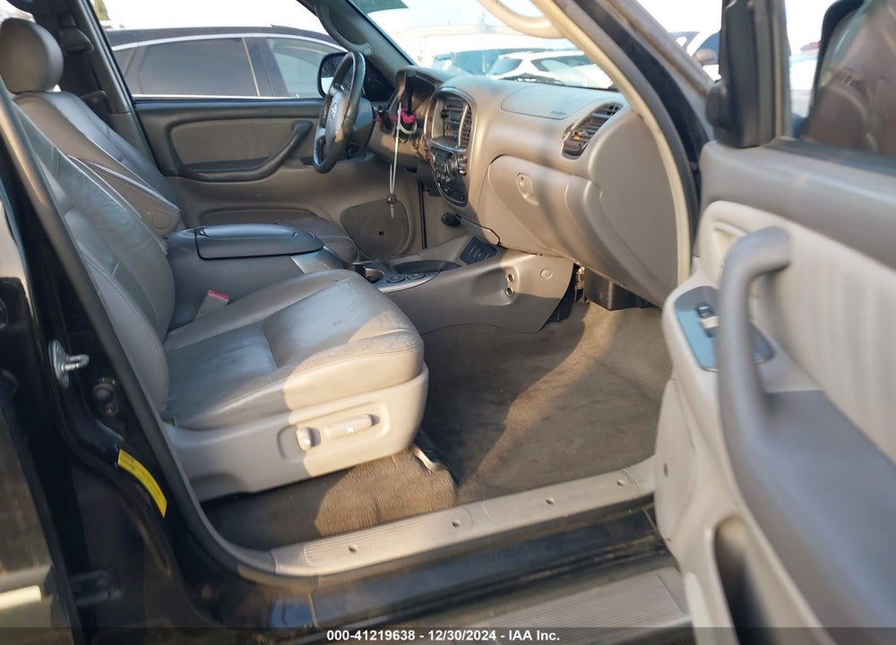 2005 TOYOTA SEQUOIA LIMITED V8 VIN: 5TDZT38A25S239941