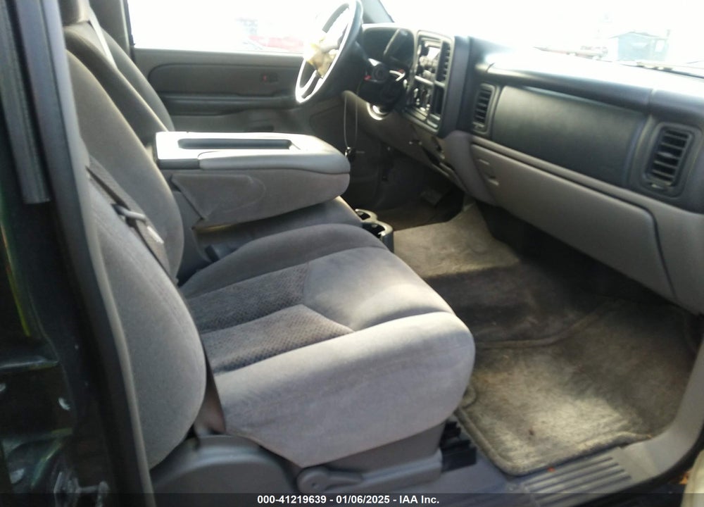 2003 CHEVROLET TAHOE LS VIN: 1GNEK13V33J215889