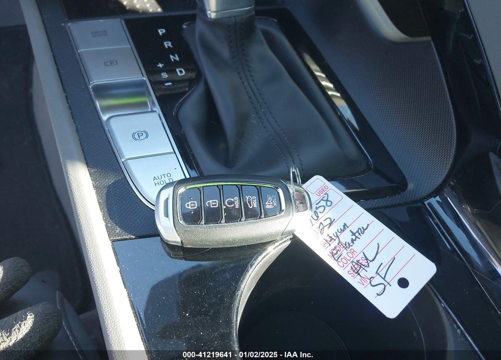 2022 HYUNDAI ELANTRA VIN: 5NPLS4AG7NH061804