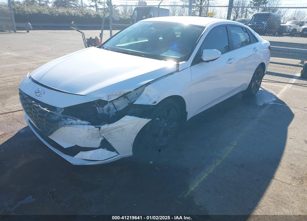 2022 HYUNDAI ELANTRA VIN: 5NPLS4AG7NH061804