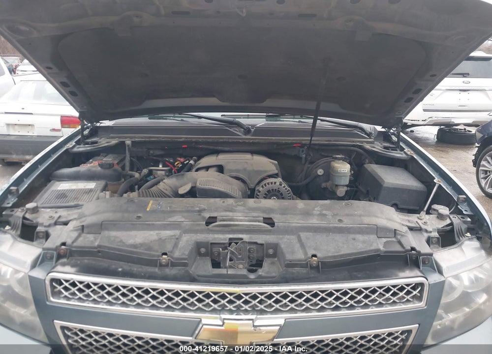 2008 CHEVROLET TAHOE LT VIN: 1GNFK13008R165258