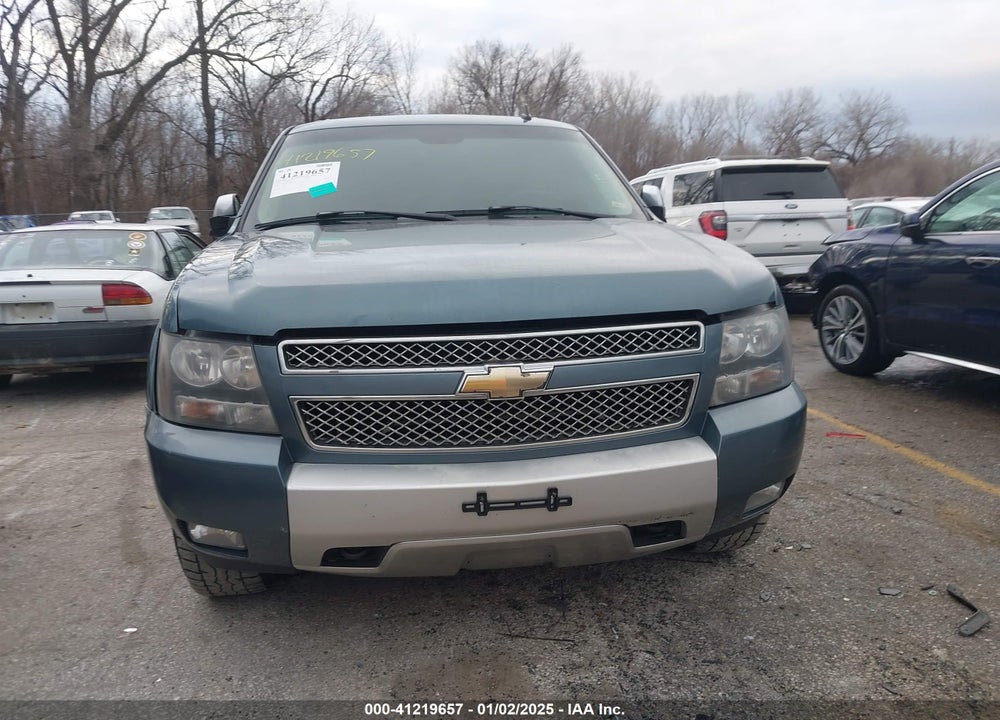 2008 CHEVROLET TAHOE LT VIN: 1GNFK13008R165258