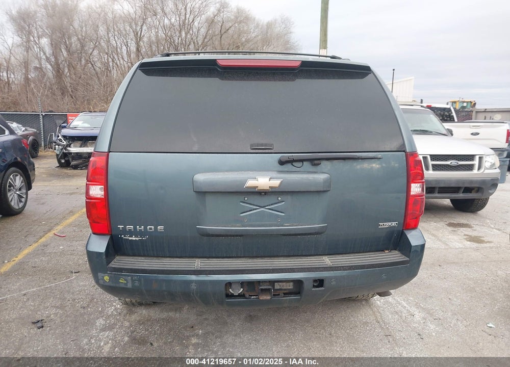 2008 CHEVROLET TAHOE LT VIN: 1GNFK13008R165258