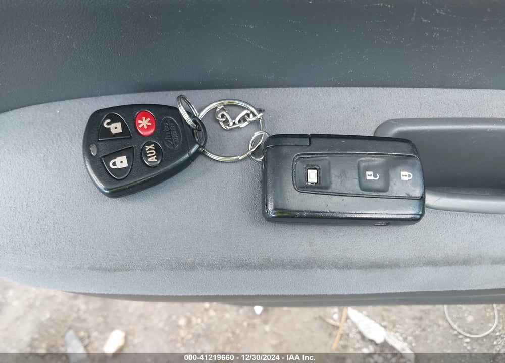 2007 TOYOTA PRIUS VIN: JTDKB20U473210384