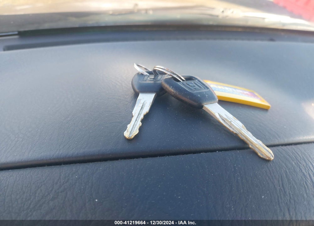 2002 HONDA CIVIC LX VIN: 2HGES165X2H585419