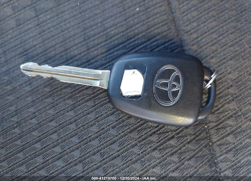 2015 TOYOTA CAMRY SE VIN: 4T1BF1FK7FU002704