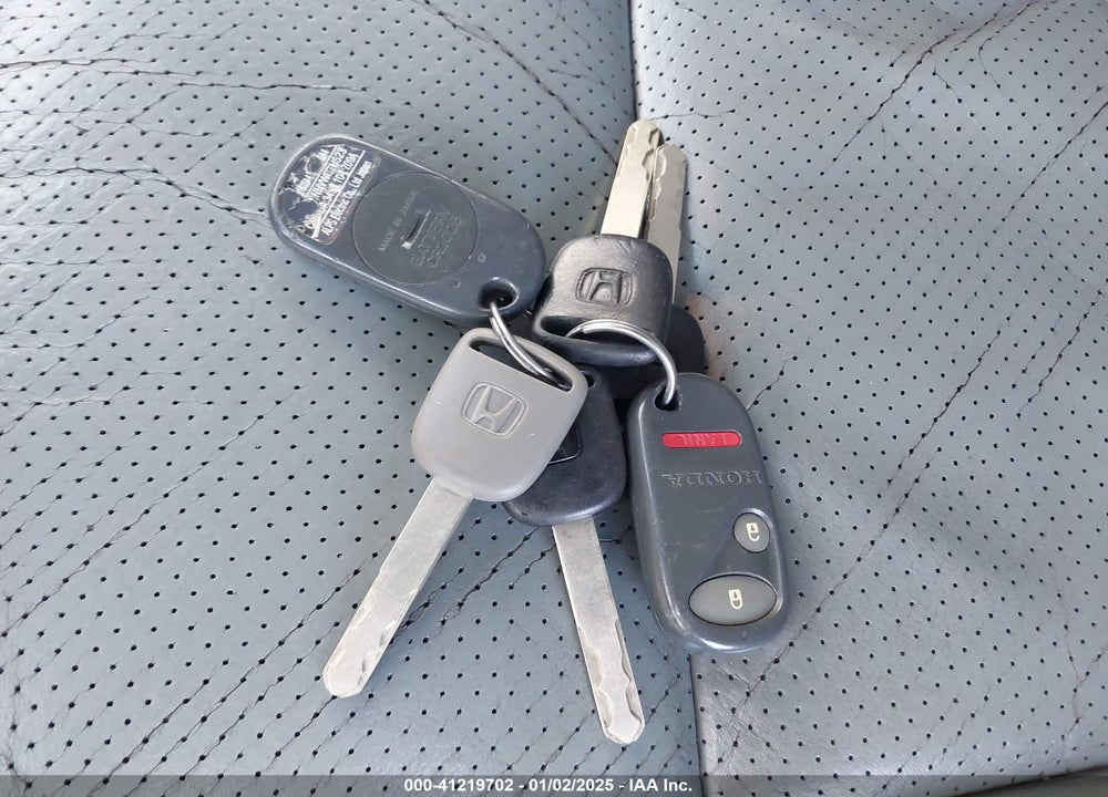 2004 HONDA PILOT EX-L VIN: 2HKYF18584H571249