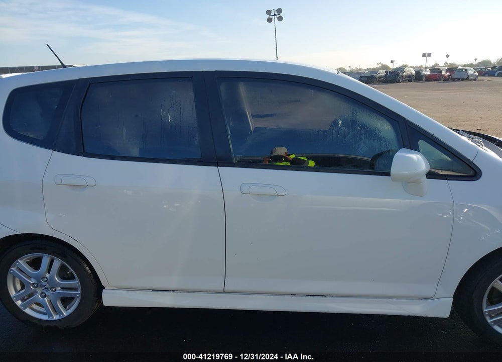 2008 HONDA FIT SPORT VIN: JHMGD38688S009329