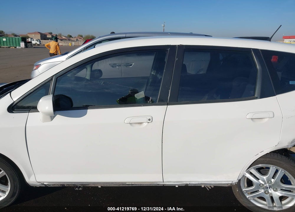 2008 HONDA FIT SPORT VIN: JHMGD38688S009329