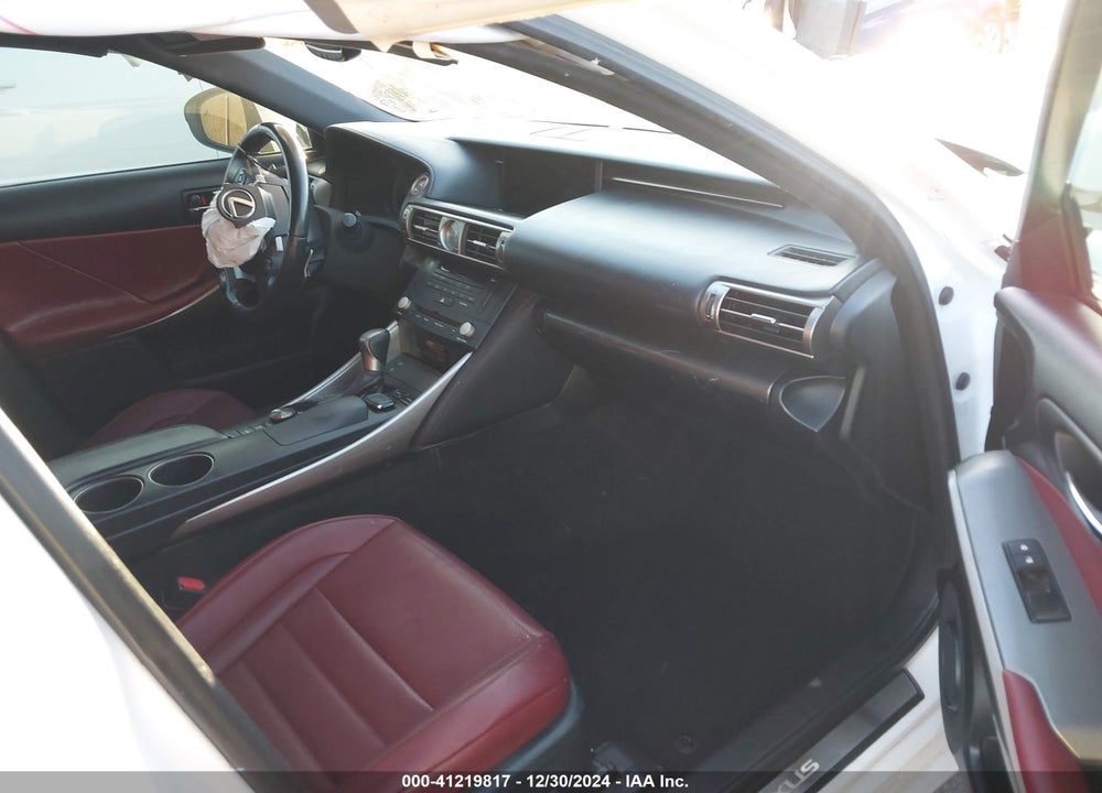 2016 LEXUS IS 200T VIN: JTHBA1D20G5010529