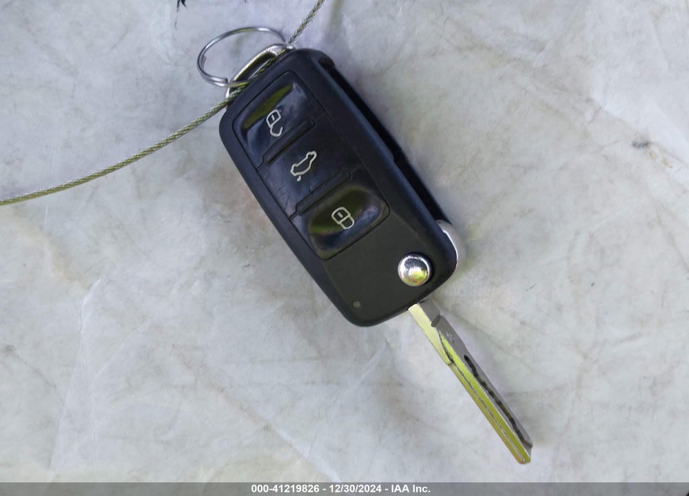 2011 VOLKSWAGEN JETTA 2.5L SE VIN: 3VWDZ7AJ9BM331275