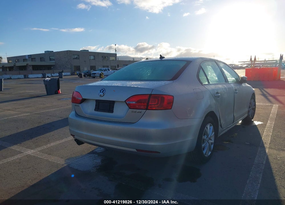 2011 VOLKSWAGEN JETTA 2.5L SE VIN: 3VWDZ7AJ9BM331275