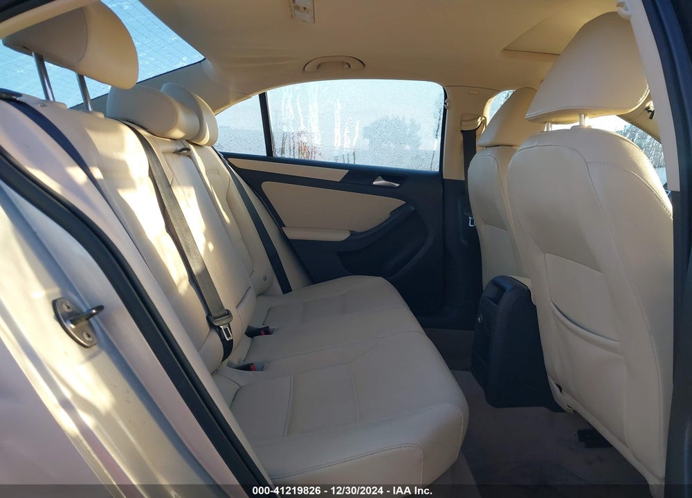 2011 VOLKSWAGEN JETTA 2.5L SE VIN: 3VWDZ7AJ9BM331275