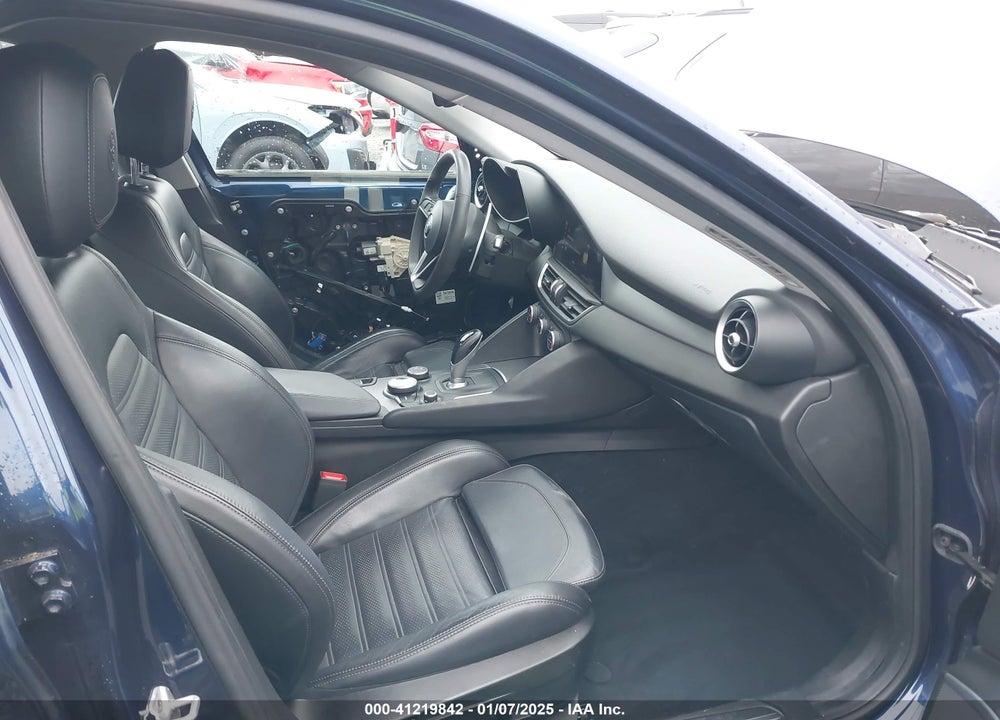 2017 ALFA ROMEO GIULIA VIN: ZARFAEEN7H7551706