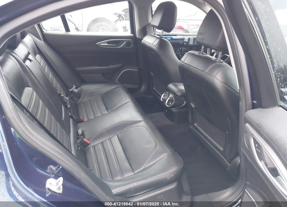 2017 ALFA ROMEO GIULIA VIN: ZARFAEEN7H7551706