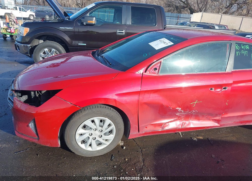 2019 HYUNDAI ELANTRA VIN: KMHD74LF4KU778832