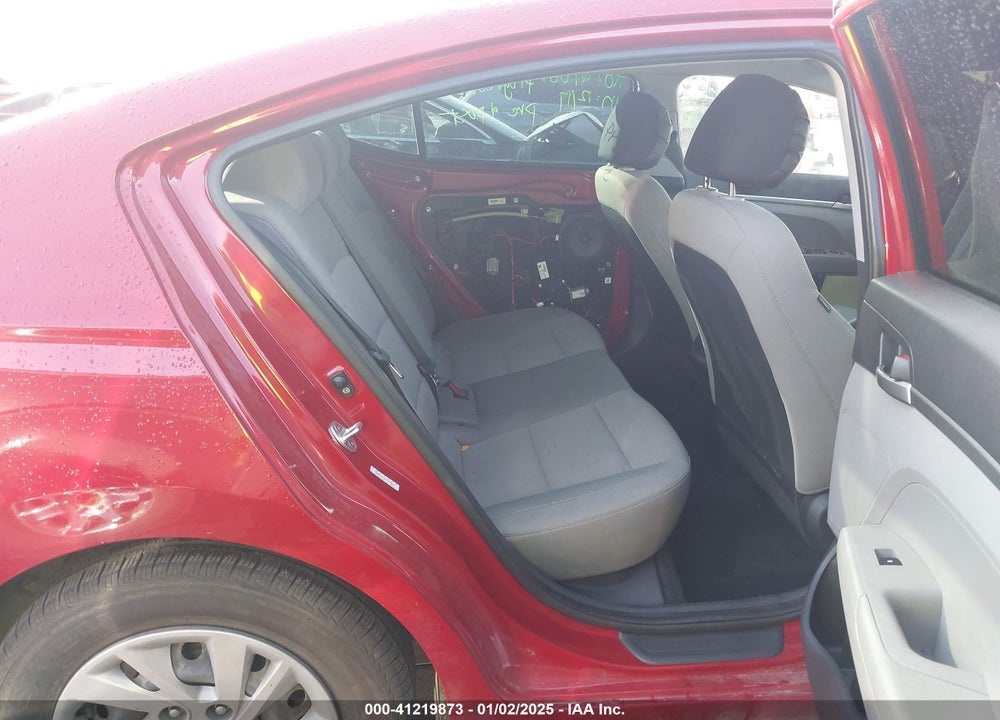 2019 HYUNDAI ELANTRA VIN: KMHD74LF4KU778832