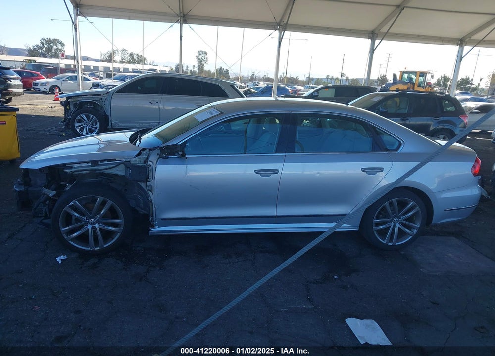 2016 VOLKSWAGEN PASSAT VIN: 1VWAT7A30GC061447