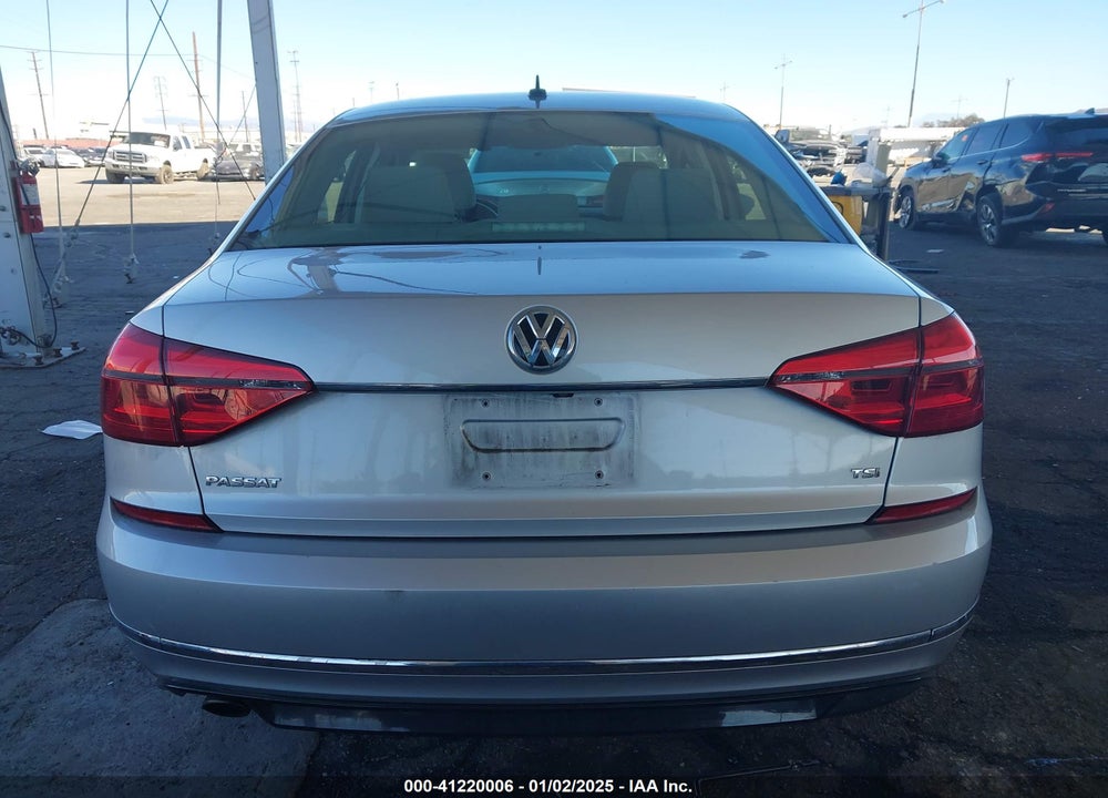 2016 VOLKSWAGEN PASSAT VIN: 1VWAT7A30GC061447
