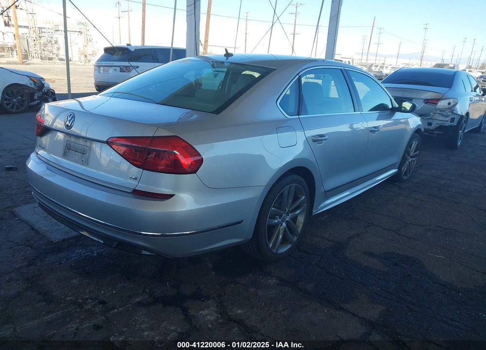 2016 VOLKSWAGEN PASSAT VIN: 1VWAT7A30GC061447