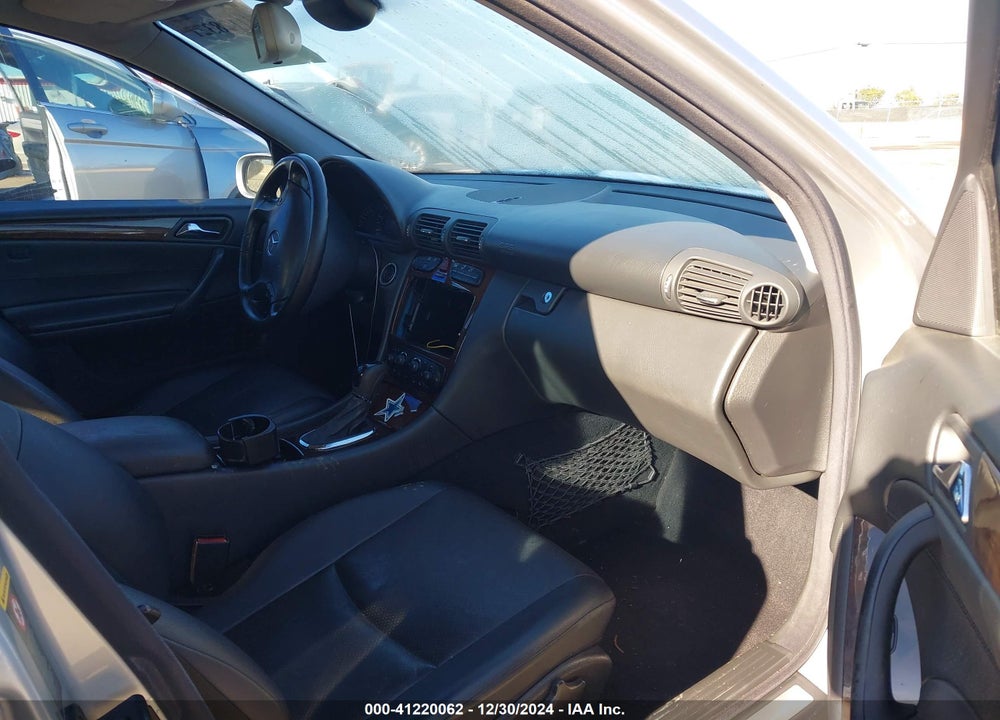 2002 MERCEDES-BENZ C 240 VIN: WDBRF61J12F272006