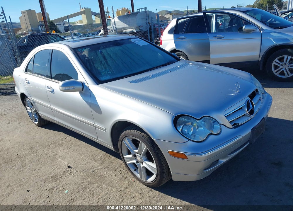 2002 MERCEDES-BENZ C 240 VIN: WDBRF61J12F272006