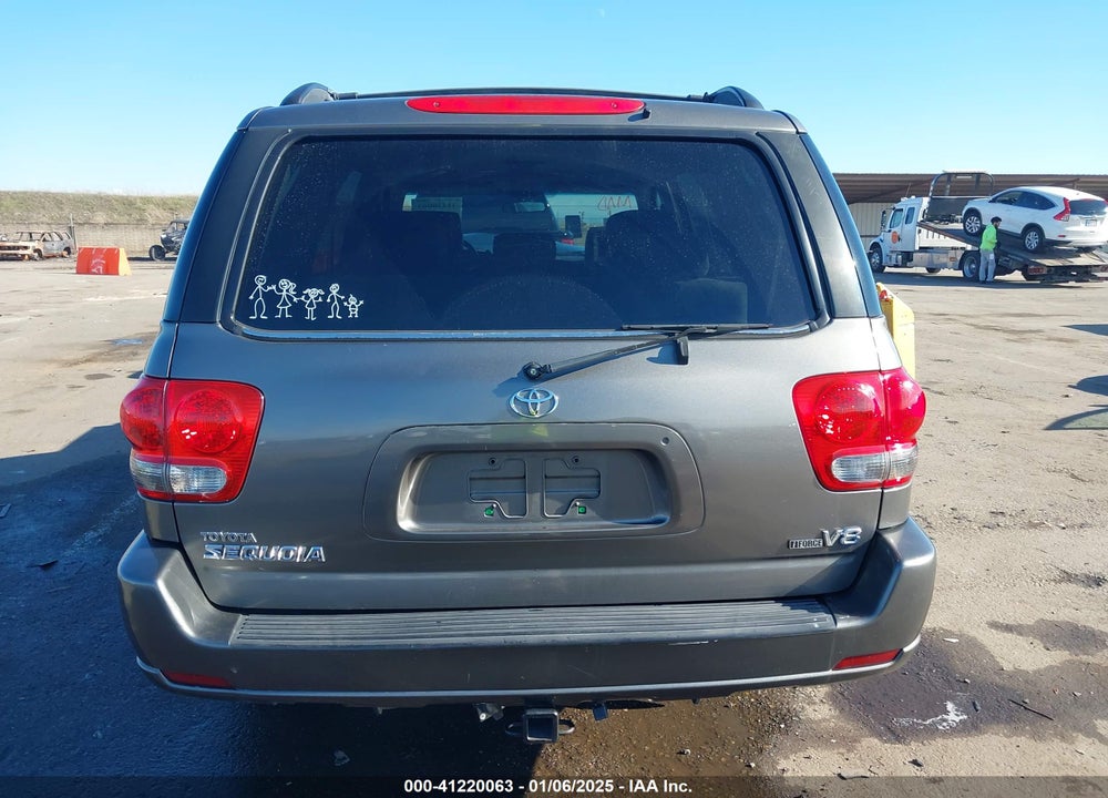 2005 TOYOTA SEQUOIA SR5 V8 VIN: 5TDZT34A85S256412