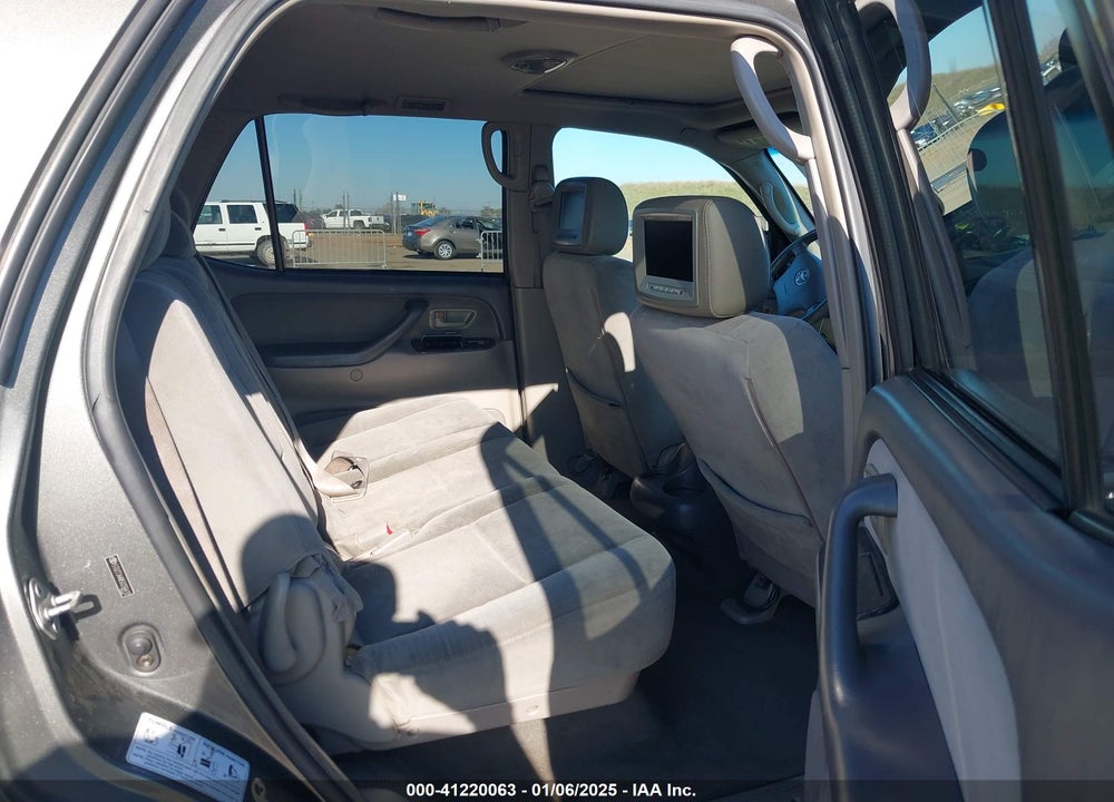 2005 TOYOTA SEQUOIA SR5 V8 VIN: 5TDZT34A85S256412