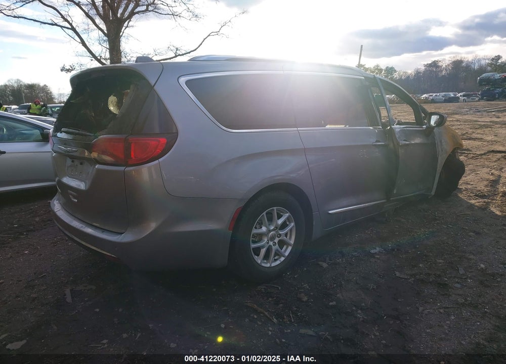 2020 CHRYSLER PACIFICA TOURING L VIN: 2C4RC1BG6LR271704