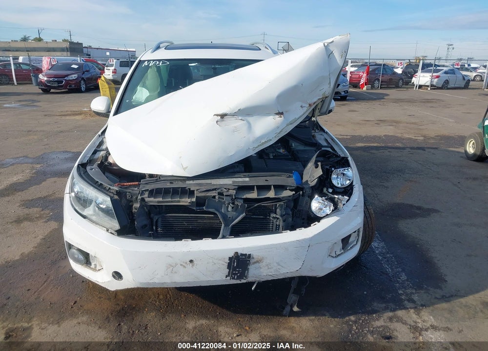 2013 VOLKSWAGEN TIGUAN SE VIN: WVGAV3AX1DW561325