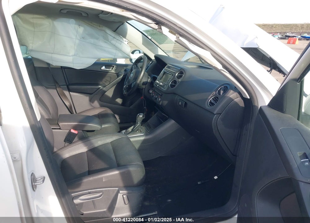 2013 VOLKSWAGEN TIGUAN SE VIN: WVGAV3AX1DW561325