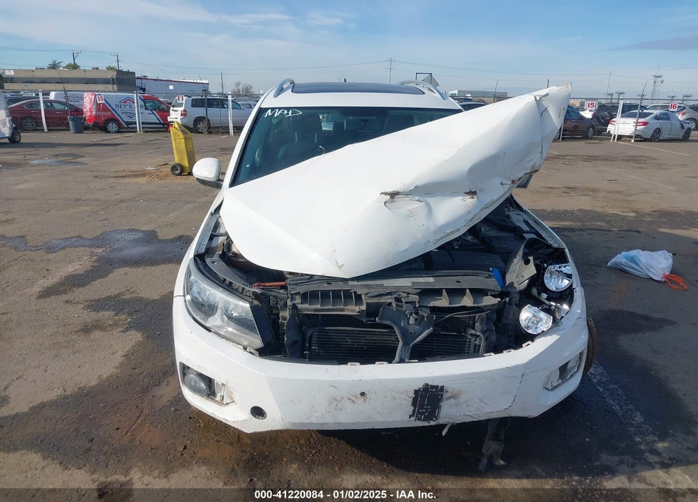 2013 VOLKSWAGEN TIGUAN SE VIN: WVGAV3AX1DW561325