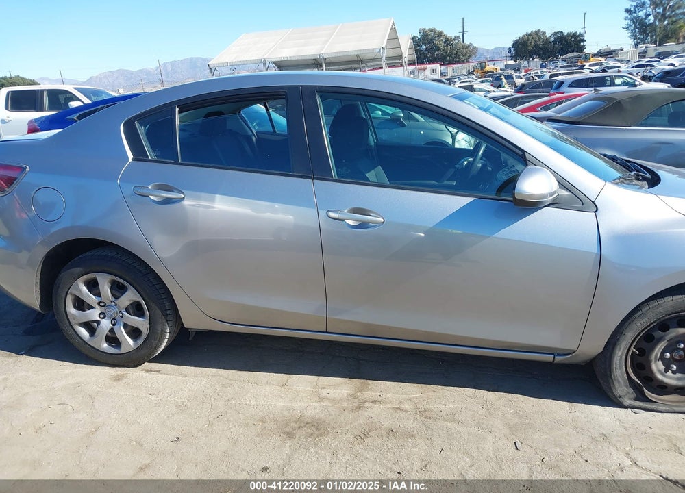 2013 MAZDA MAZDA3 VIN: JM1BL1UP4D1815766