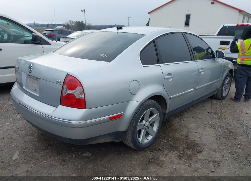 2004 VOLKSWAGEN PASSAT GLX VIN: WVWRH63B44P155907