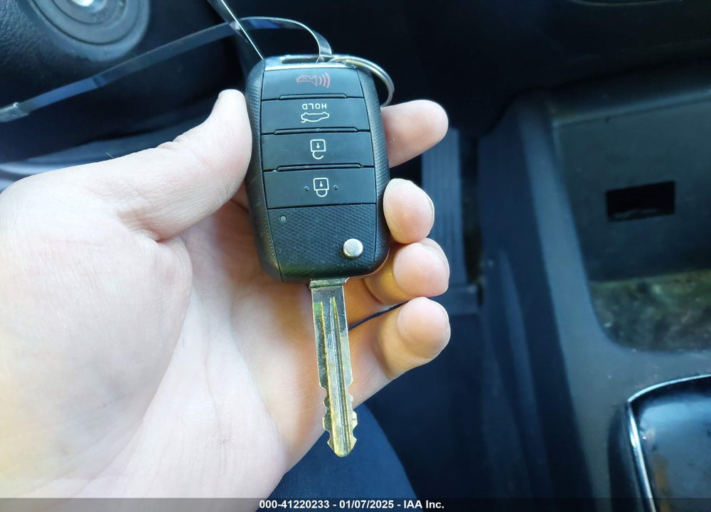 2017 KIA FORTE VIN: 3KPFK4A7XHE129731