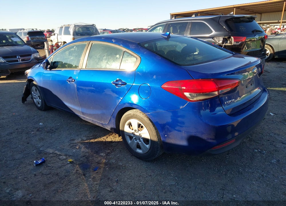 2017 KIA FORTE VIN: 3KPFK4A7XHE129731