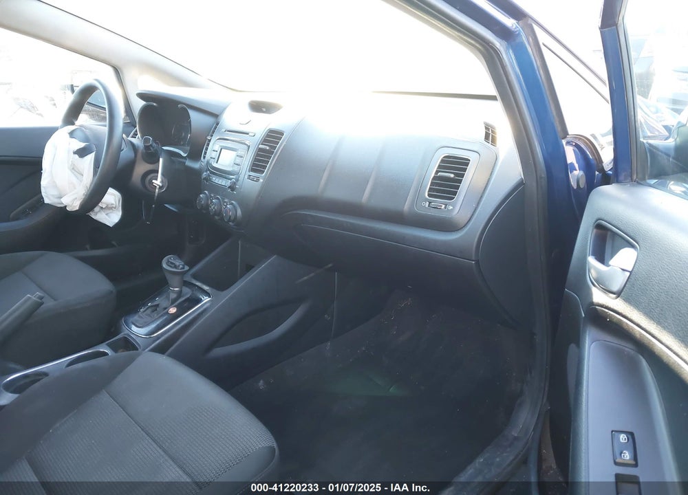 2017 KIA FORTE VIN: 3KPFK4A7XHE129731