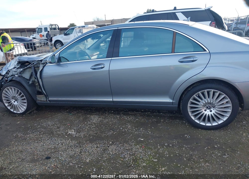 2008 MERCEDES-BENZ S 550 VIN: WDDNG71X78A199226
