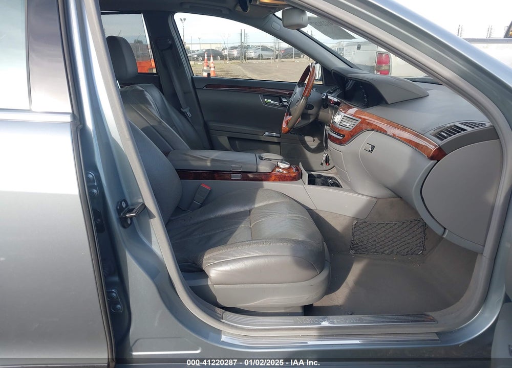 2008 MERCEDES-BENZ S 550 VIN: WDDNG71X78A199226