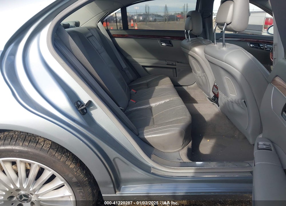 2008 MERCEDES-BENZ S 550 VIN: WDDNG71X78A199226