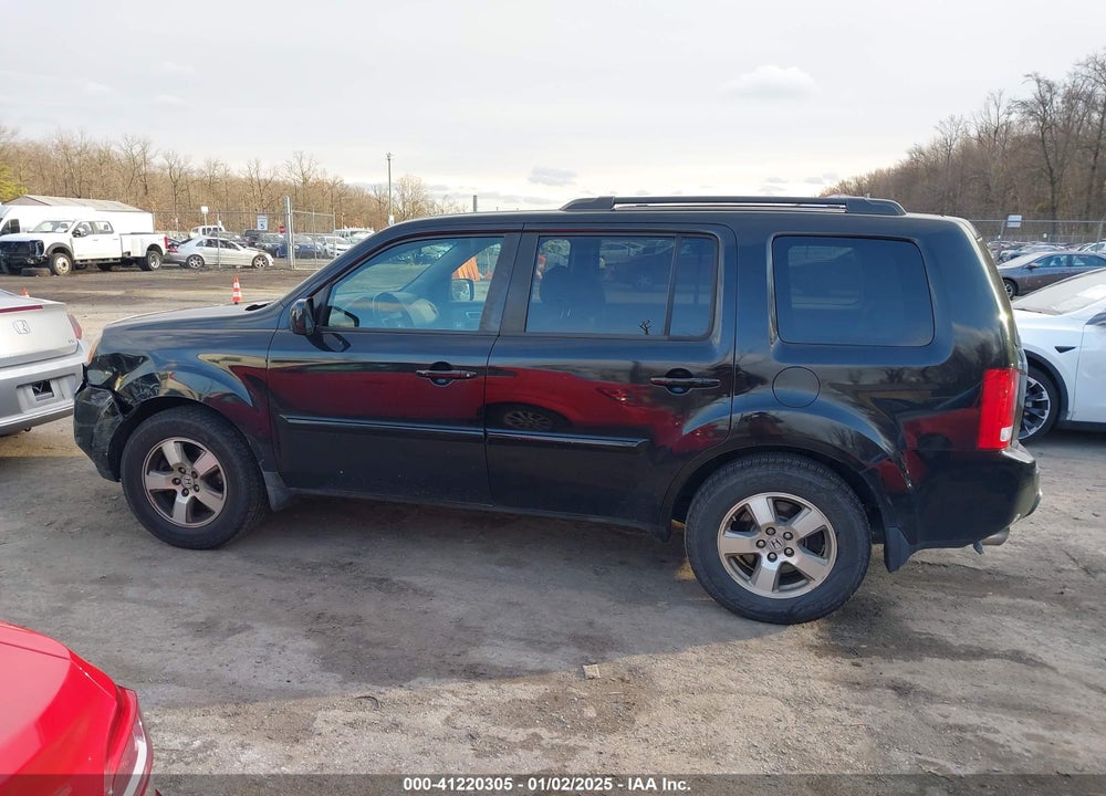 2010 HONDA PILOT EX-L VIN: 5FNYF4H57AB007071
