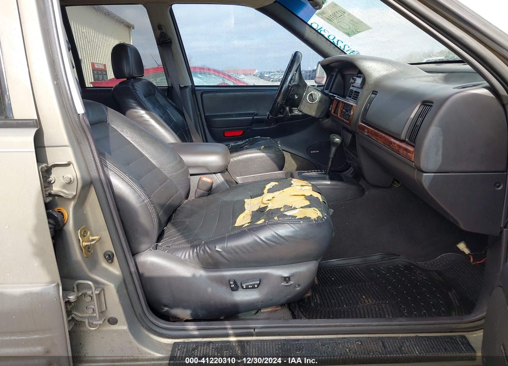 1998 JEEP GRAND CHEROKEE LAREDO VIN: 1J4FX58S3WC107862
