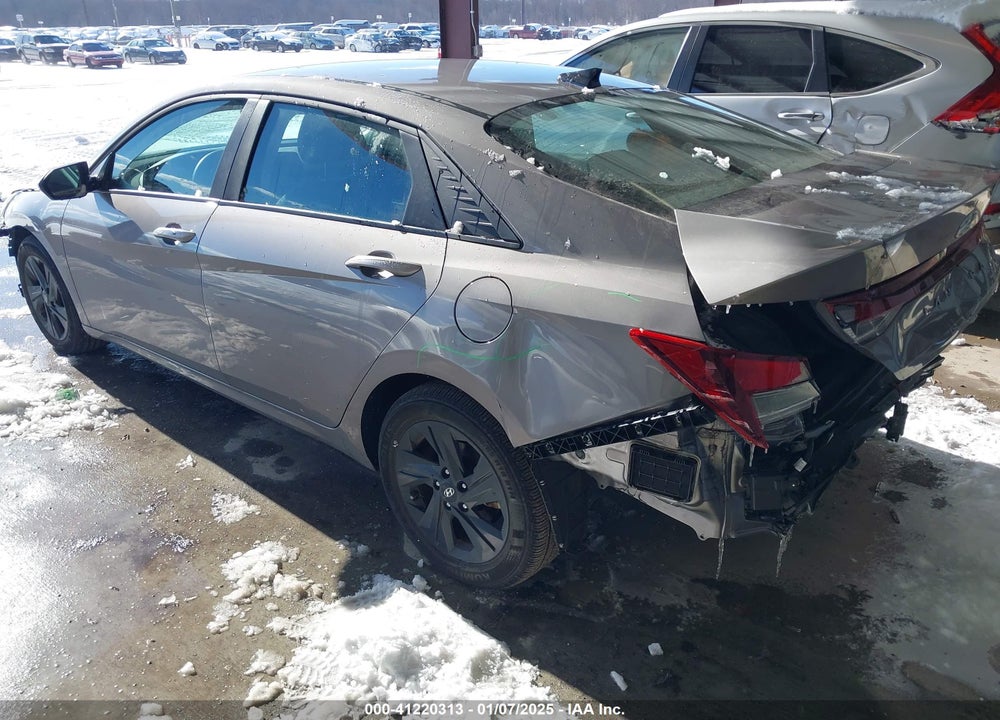 2022 HYUNDAI ELANTRA VIN: KMHLM4AG6NU355531
