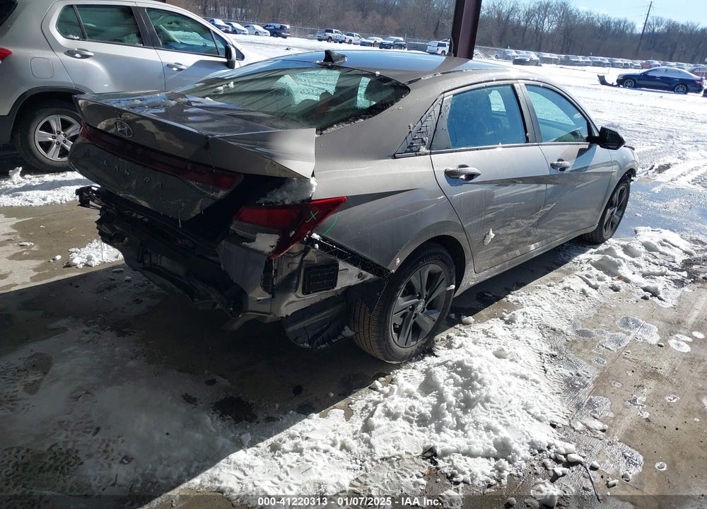 2022 HYUNDAI ELANTRA VIN: KMHLM4AG6NU355531