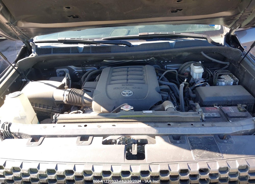 2019 TOYOTA TUNDRA SR5 5.7L V8 VIN: 5TFDW5F14KX844601