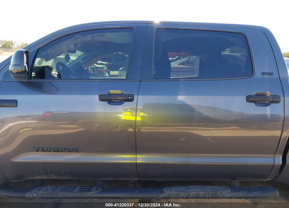 2019 TOYOTA TUNDRA SR5 5.7L V8 VIN: 5TFDW5F14KX844601