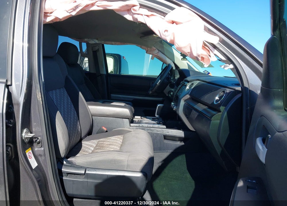 2019 TOYOTA TUNDRA SR5 5.7L V8 VIN: 5TFDW5F14KX844601
