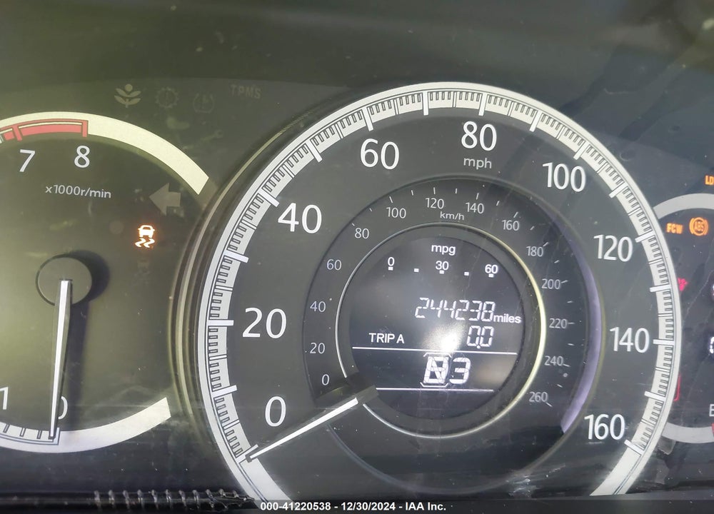 2015 HONDA ACCORD VIN: 1HGCR2F82FA216187